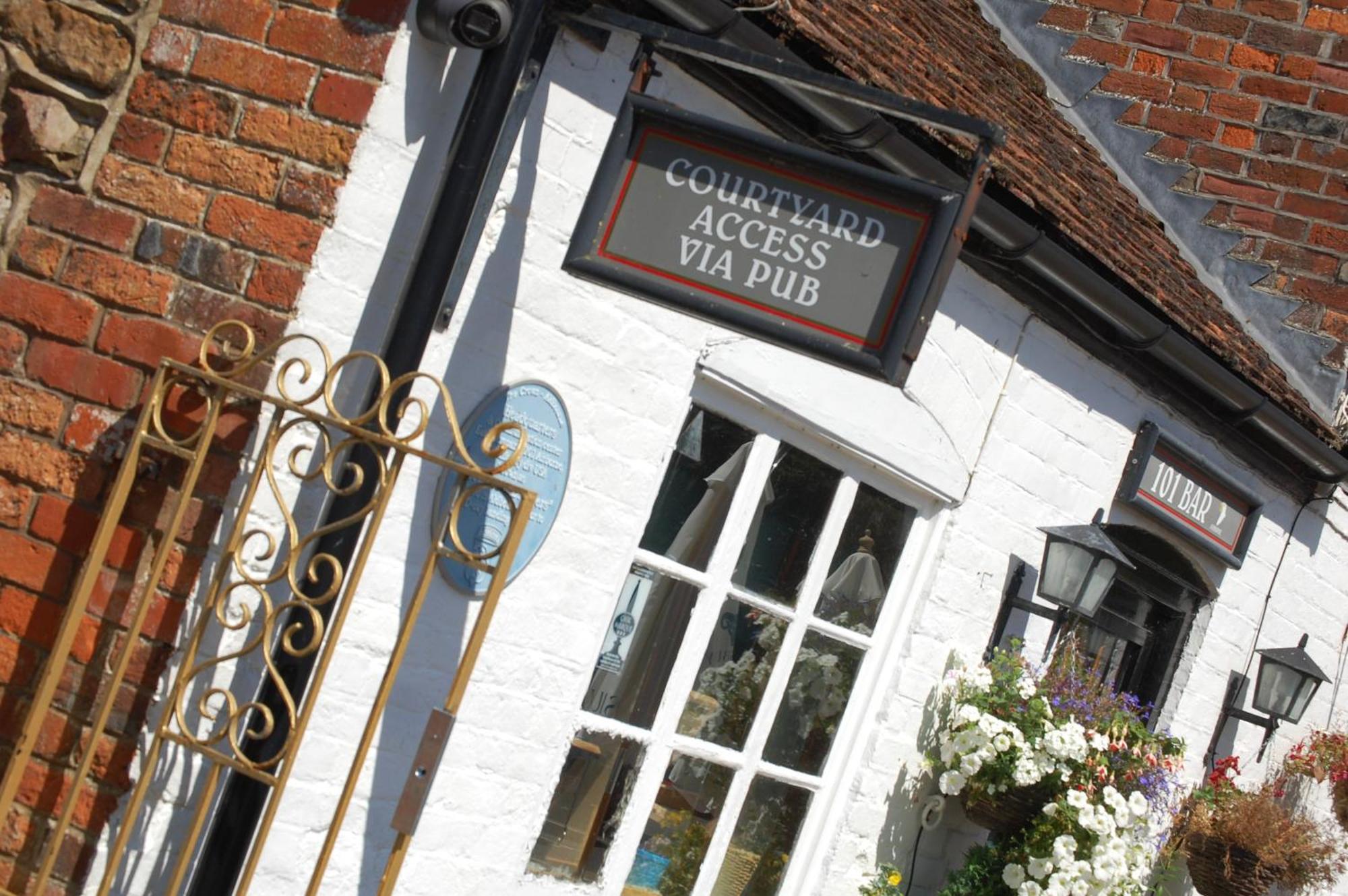The Crown Aldbourne Hotel Exterior photo
