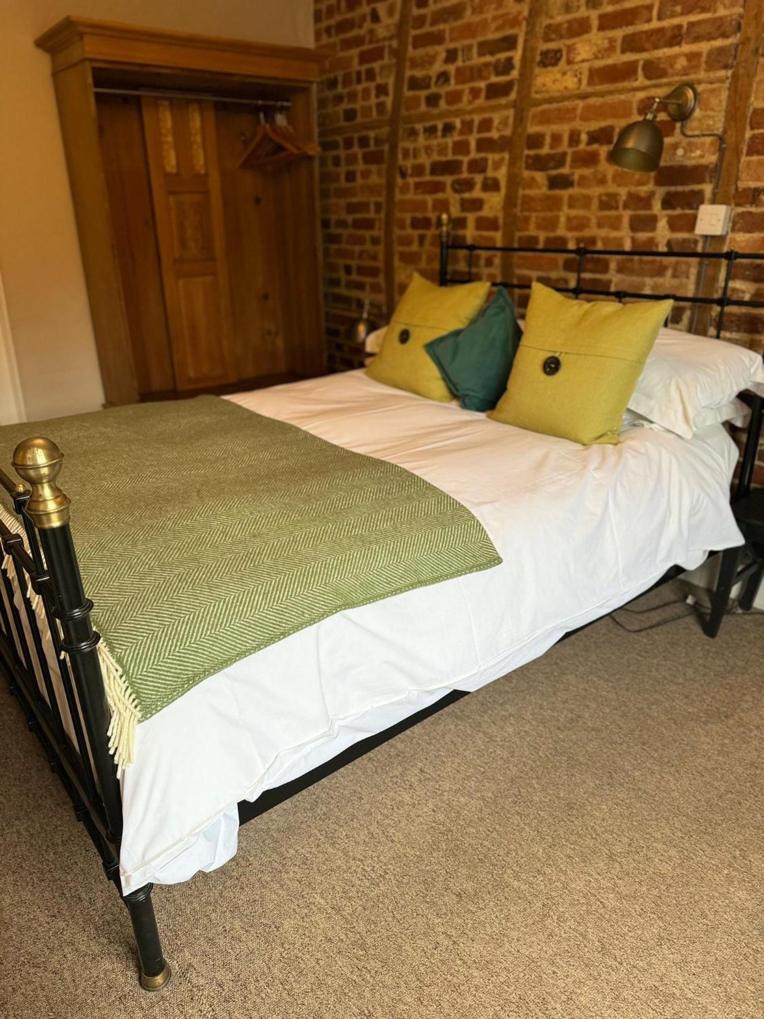 The Crown Aldbourne Hotel Exterior photo
